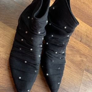 Zara pearl boots size 37(EU)